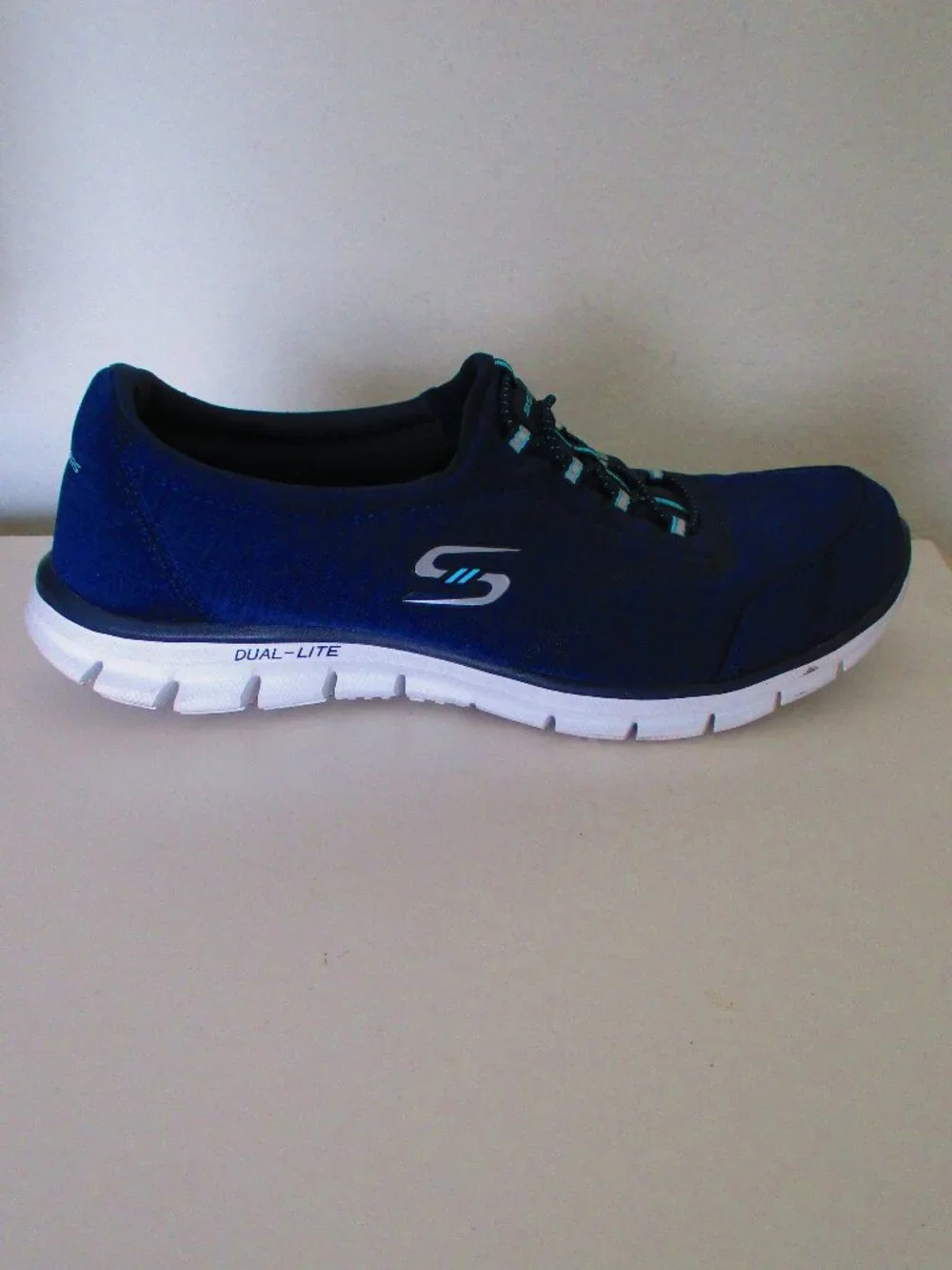 Skechers Dual Lite Memory Foam Womens Navy Textile Fashion Sneaker - Size 9 Wide